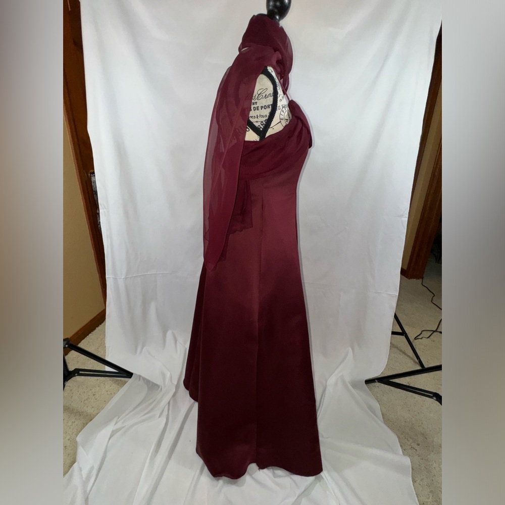 Girls: Gorgeous Burgundy Spaghetti Strap dress with matching Scarf - Picture 6 of 8